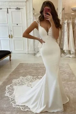 Charming Mermaid Wedding Gown Slim V-Neck Satin Bridal Gown Sweep/Trumpt Train