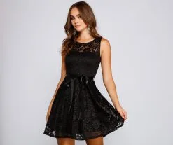 Windsor. Violetta Formal Glitter And Lace Party Dress
