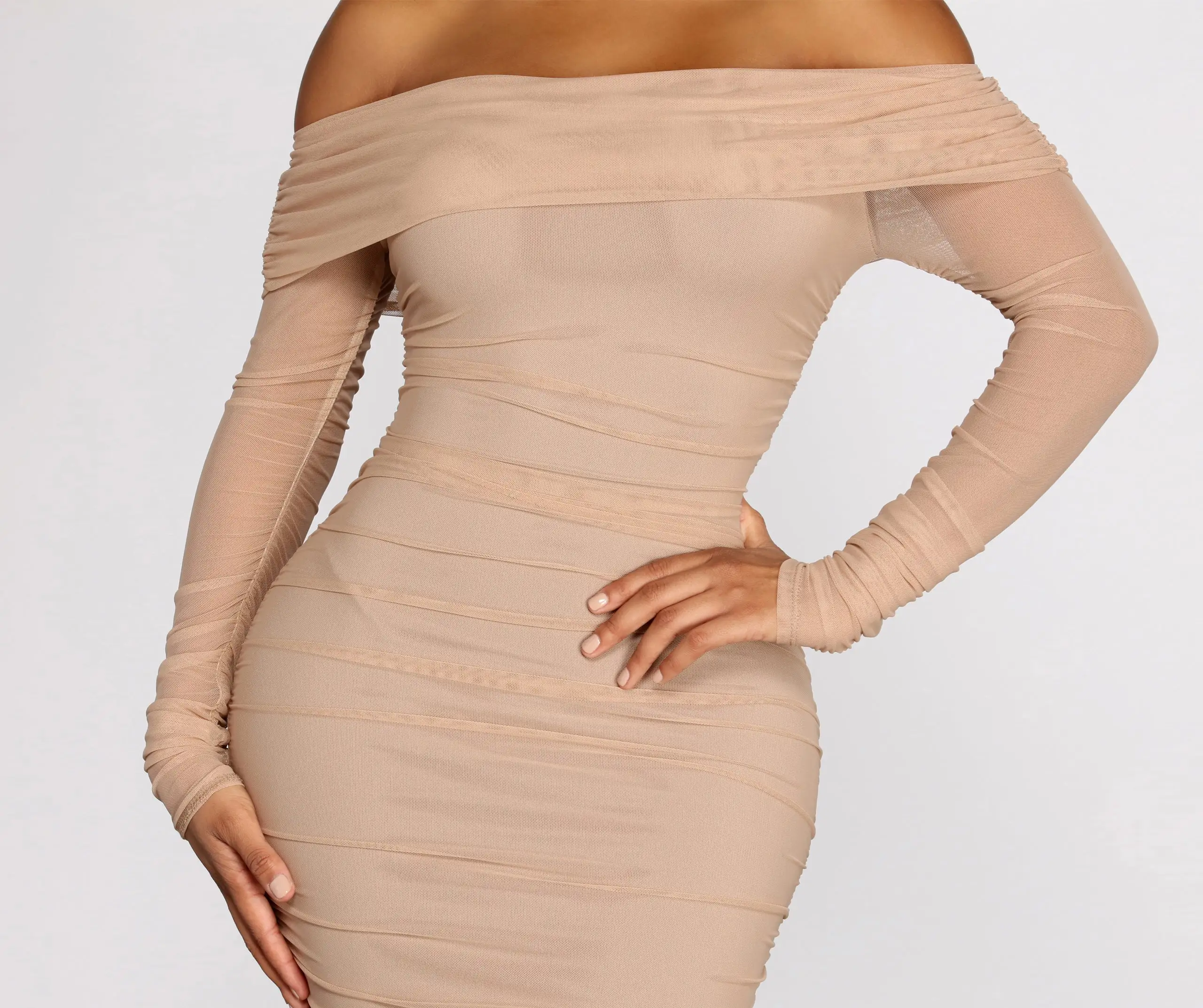 Windsor. Hourglass Off Shoulder Ruched Midi Dress - Image 4