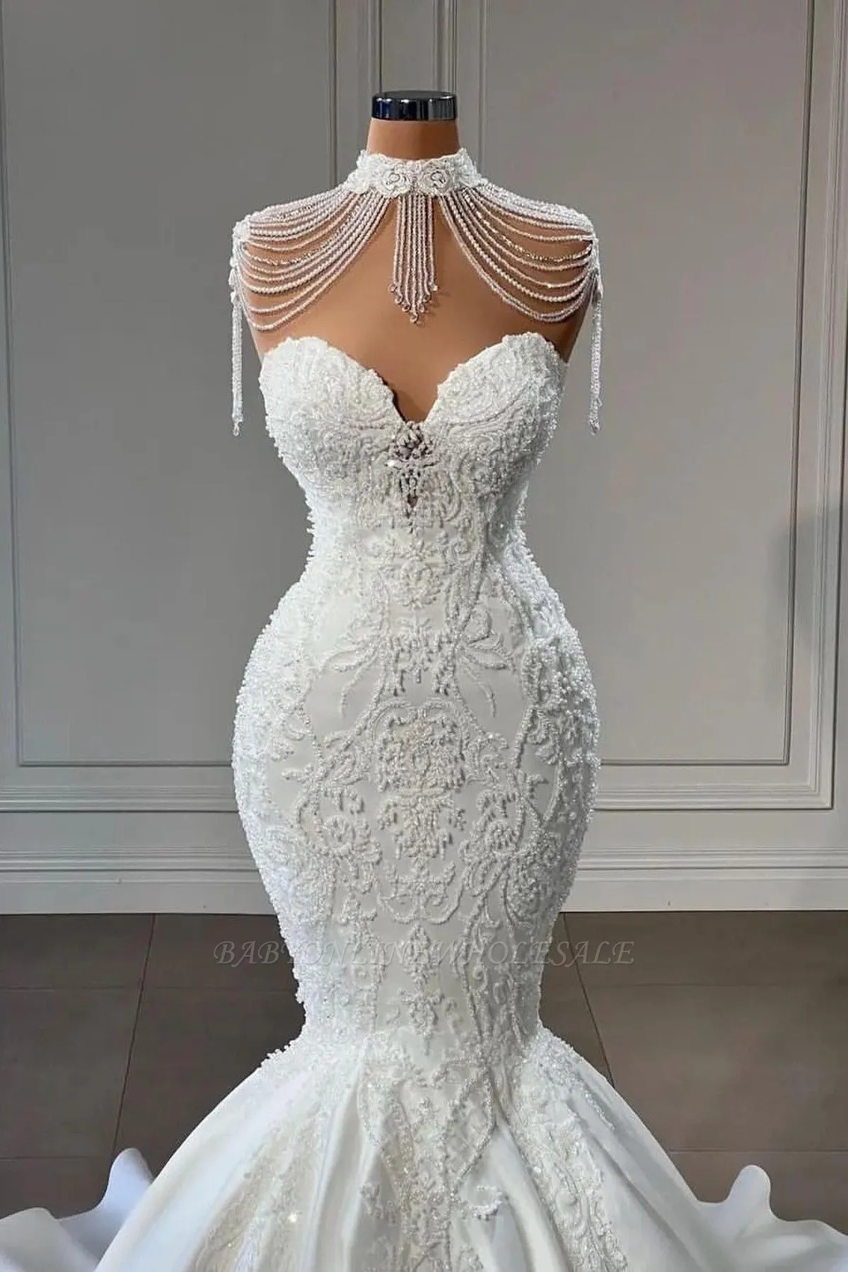 White Mermaid Sweetheart Elegant Wedding Dress With Court Train - Image 2