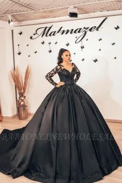 Stunning Black Lace Ball Gown Long Sleeves Floral Dancing Party Dress With Sweep Train