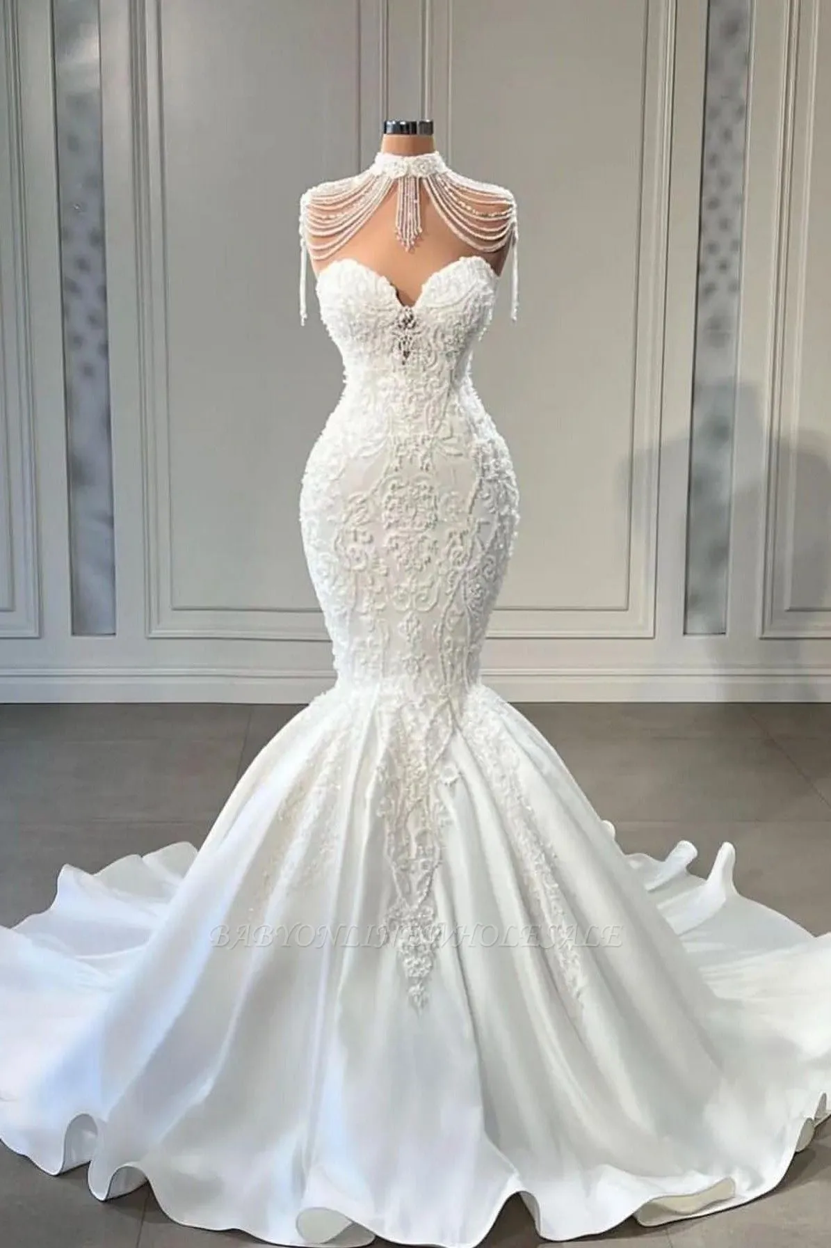 White Mermaid Sweetheart Elegant Wedding Dress With Court Train