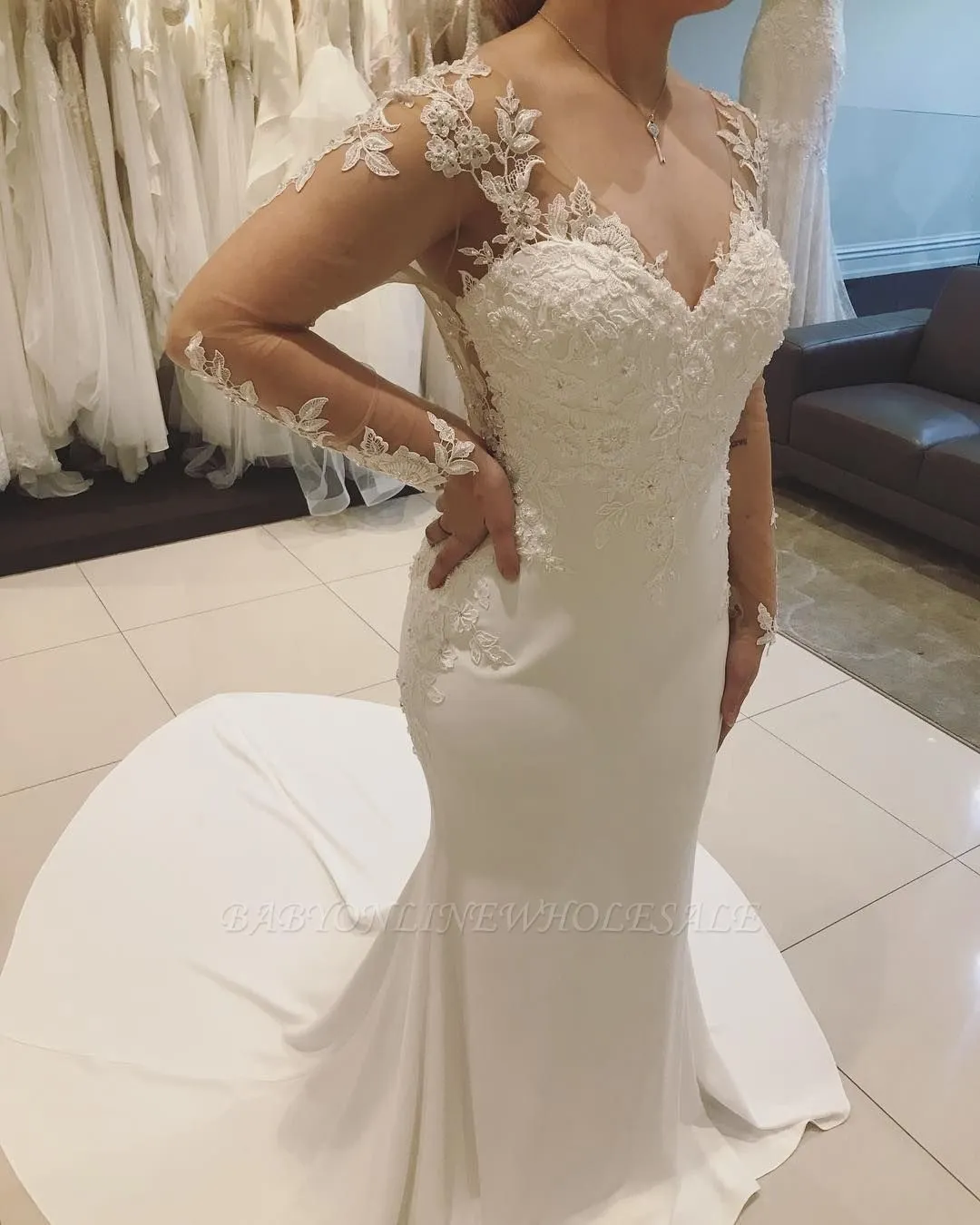 Long Sleeves White V-neck Lace Appliques Mordern Wedding Dress With Chapel Train - Image 3