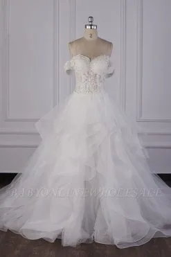 Chic Sweetheart Sleeveless Floor Length Tiered Tulle Wedding Dress With Appliques