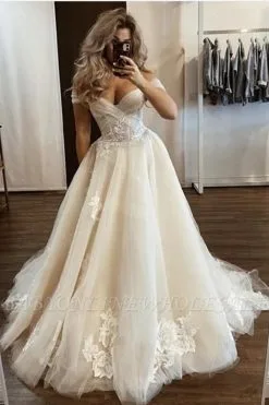 Off Shoulder Tulle Lace Appliques Wedding Dress With Chapel Train
