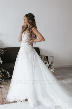 A-line White Strapless Lace Summer Beach Tulle Wedding Dress