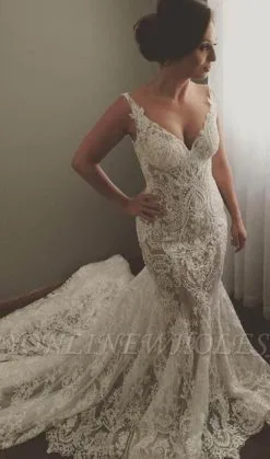 Sexy Sleeveless V-Neck Wedding Dress | Mermaid Bridal Gowns With Lace Appliques