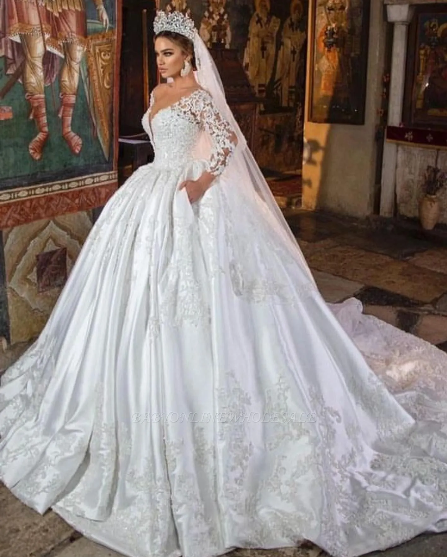 Gorgeous Long Sleeves Bridal Gown 3D Floral Lace Appliques V-Neck Wedding Dress - Image 3