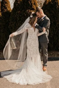 Gorgeous Long Sleeves Floral Lace Mermaid Bridal Dress Garden Tulle Wedding Dress