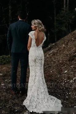 Keyhole Open Back Hot Beach Wedding Dress With Court Train