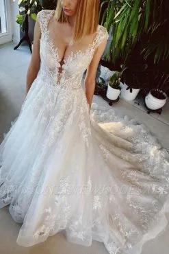V-Neck A-line Wedding Dress Sleeveless Tulle Lace Appliques Bridal Dress
