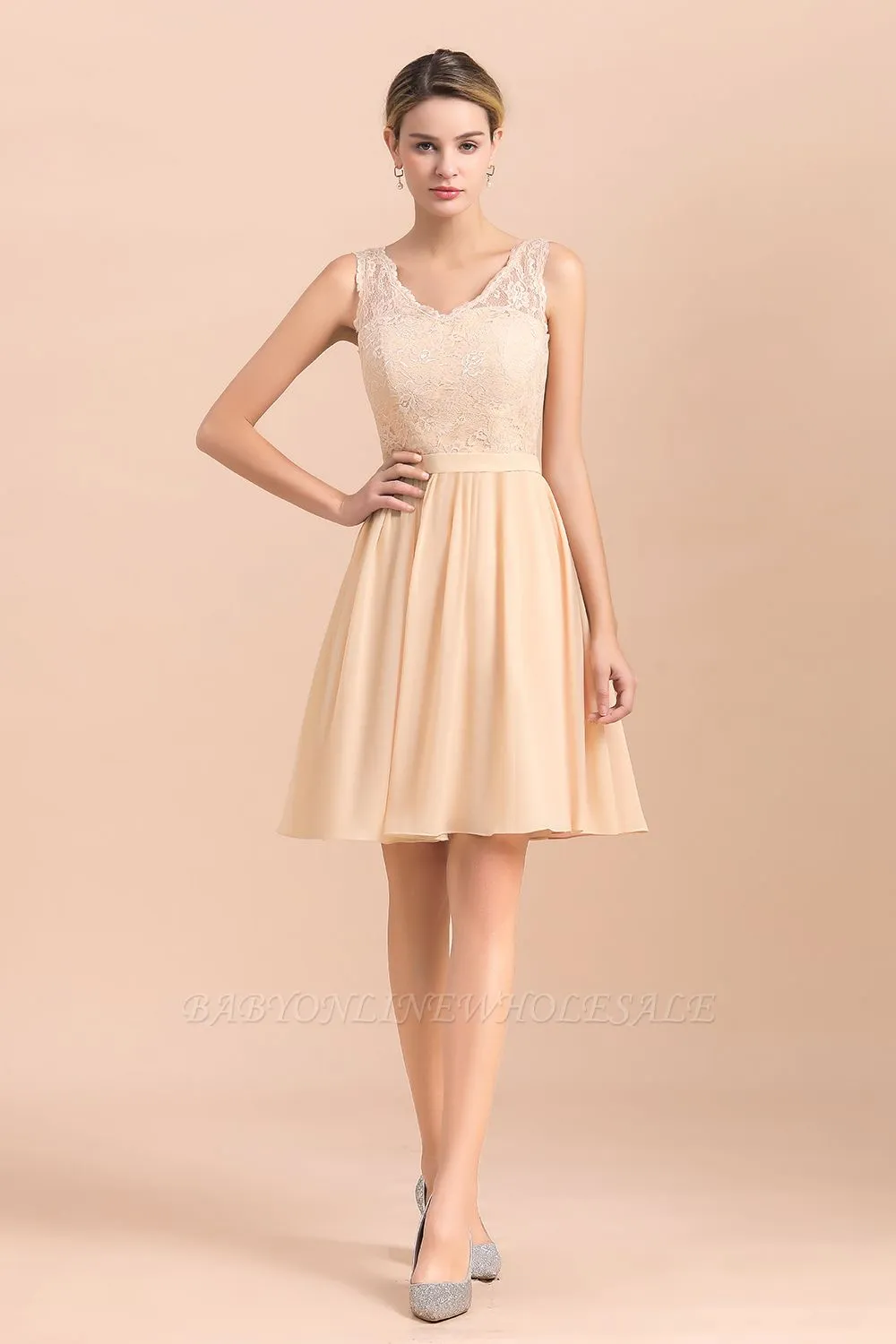 Cute Sleeveless Lace Knee Length Wedding Party Dress