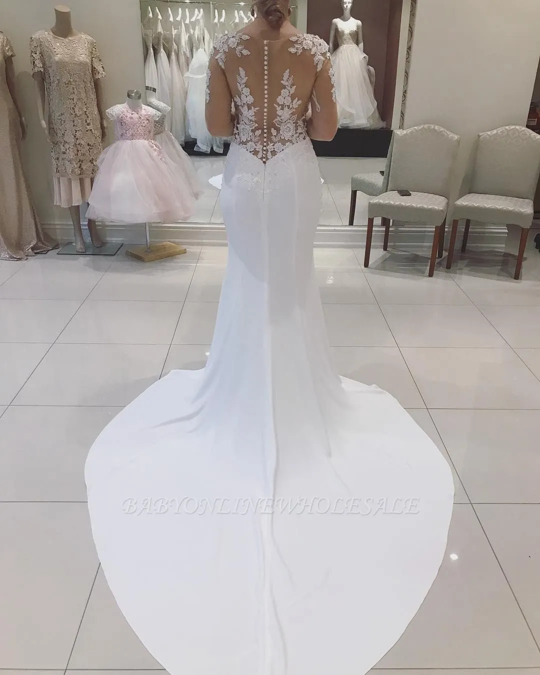 Long Sleeves White V-neck Lace Appliques Mordern Wedding Dress With Chapel Train - Image 2