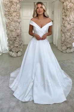 Simple Retro White Off The Shoulder A-line Bridal Gowns