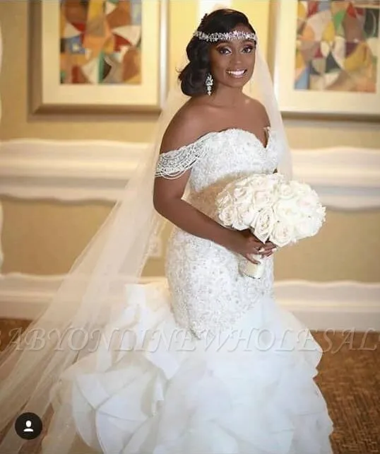 Elegant Off-the-Shoulder Appliques Sleeveless Mermaid Lace Wedding Dress