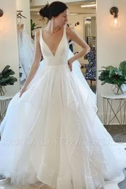 Sexy Deep V-neck Sleeveless White Tulle Wedding Dresses With Ruffles