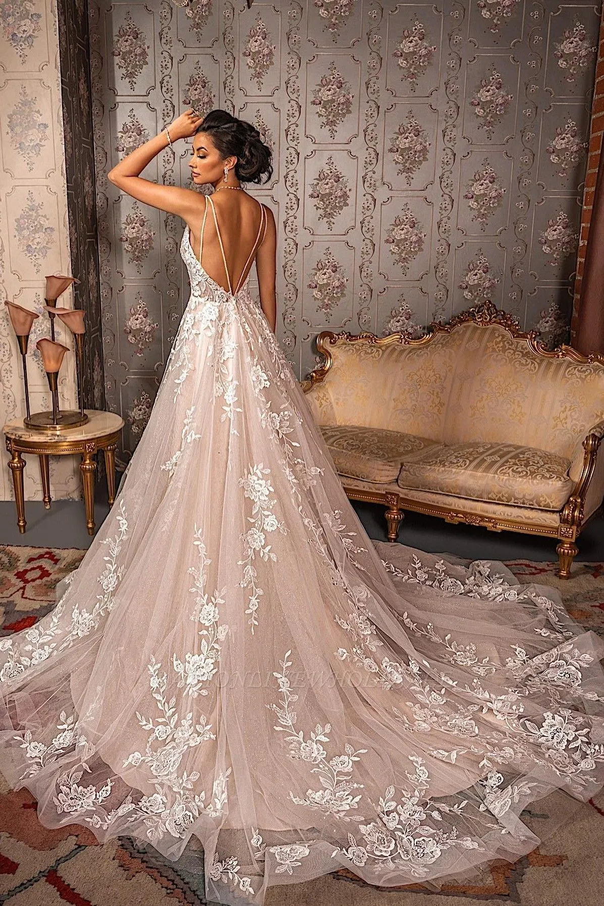 Hot Summer Floor Length V-neck Sleeveless Lace Wedding Dress - Image 2