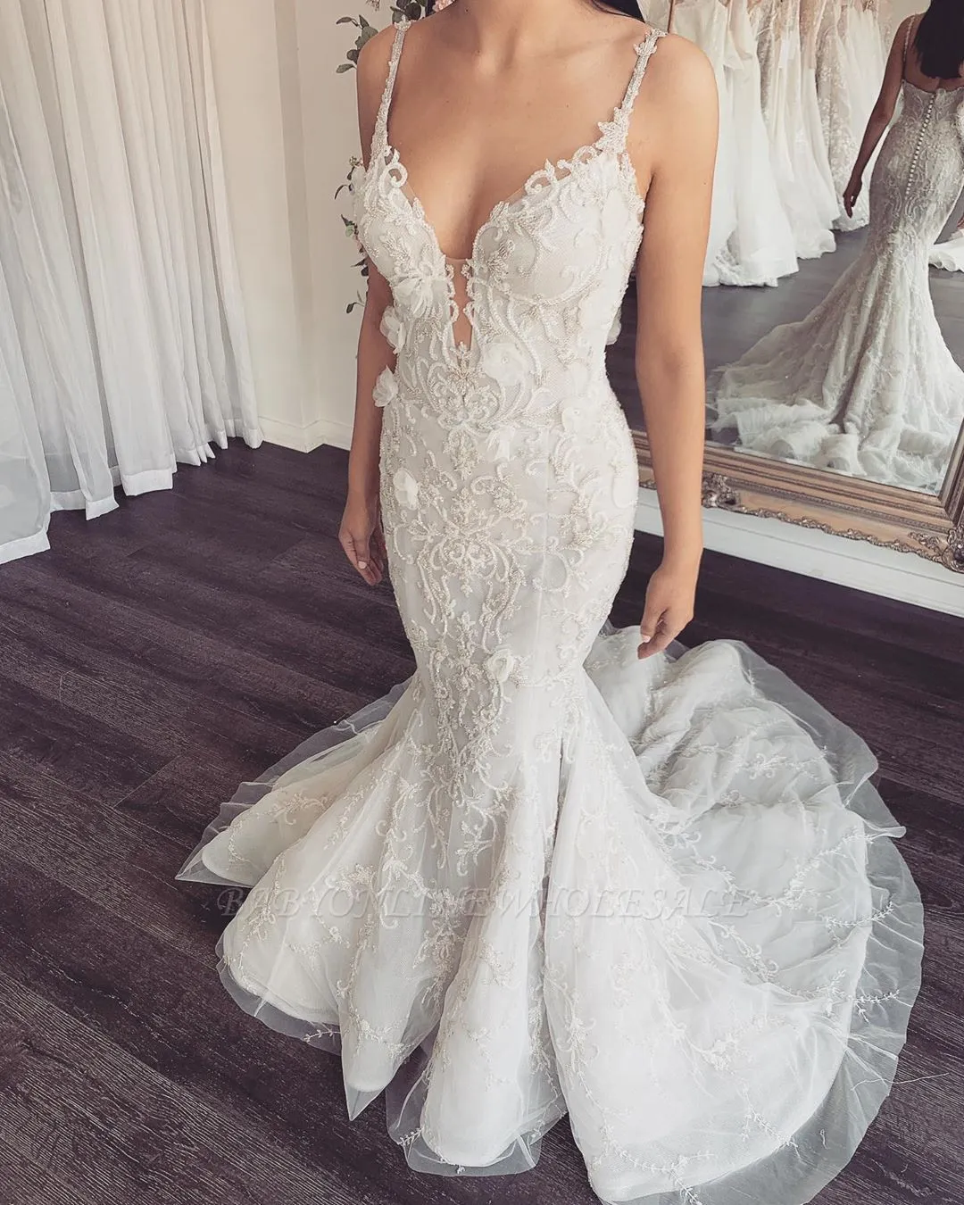 Sexy V-neck Sleeveless Lace Overskirt Bridal Gowns For Wedding 2021 - Image 2