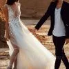 Sexy V-Neck Tulle Lace Appliques Sleeveless Wedding Reception Dress